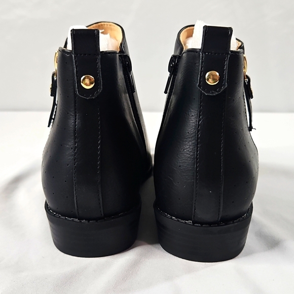 Journee Collection Ellis Black Leather Ankle Boots Size 8 - Picture 4 of 8